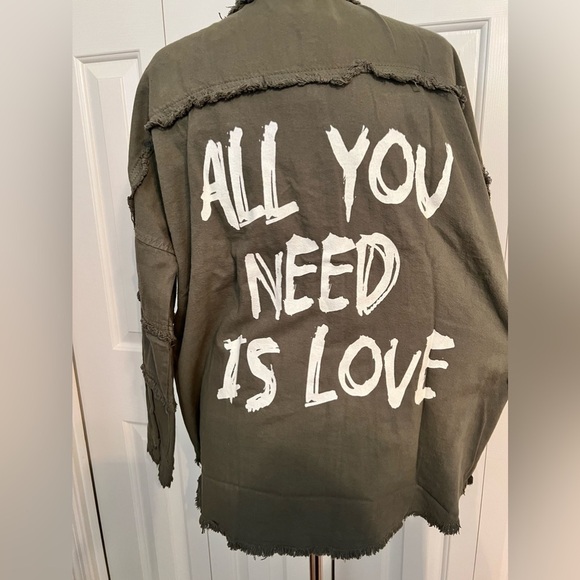 NWT Elan Dawn All You Need Is Love Distressed Jacket/Shacket Olive Green Medium - Picture 7 of 10